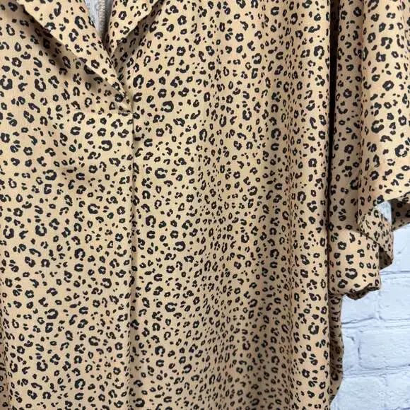 Haptics V-Neck Boho Animal Print Bubble Sleeve Top - Picture 2 of 7